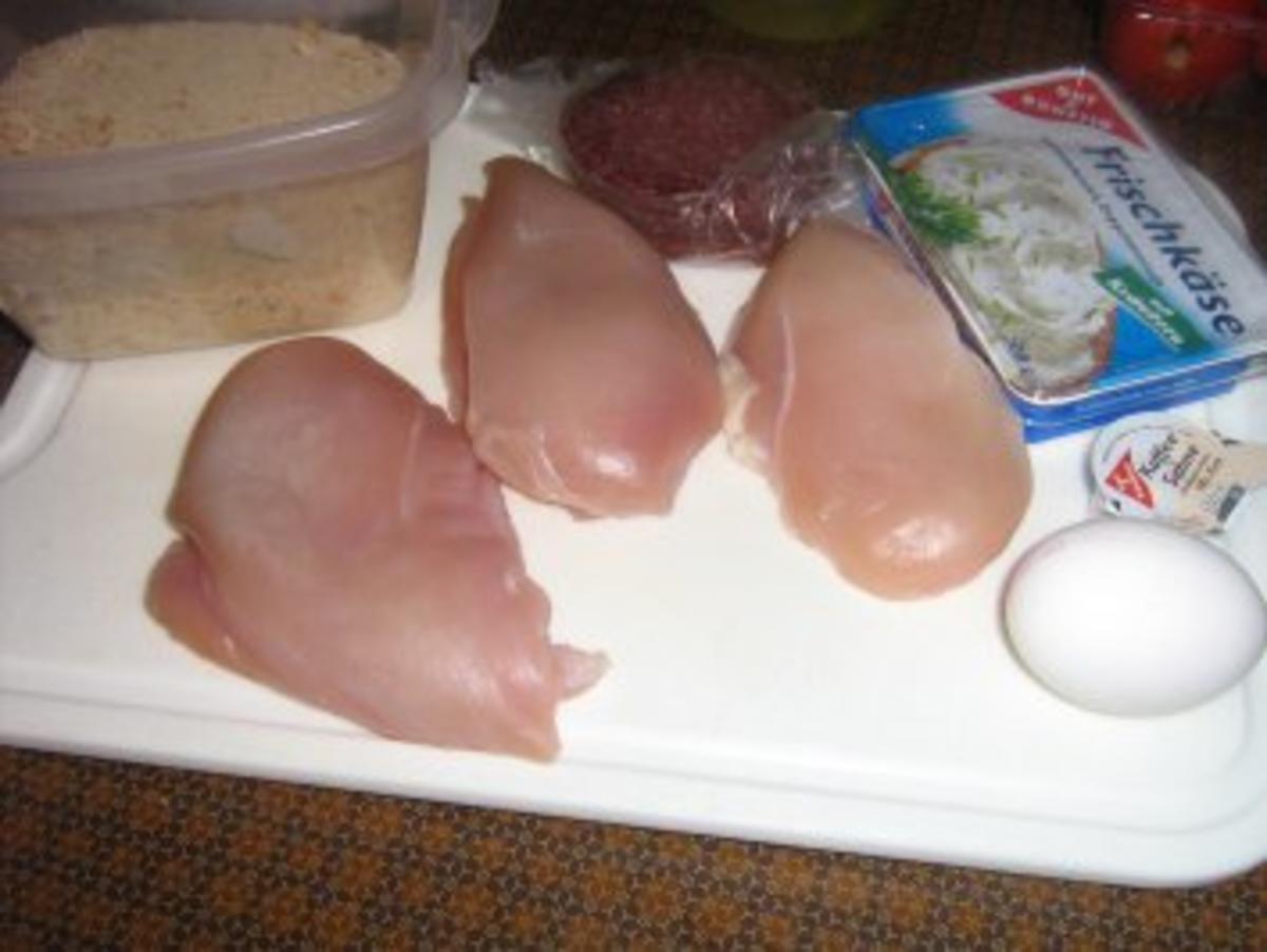 Hähnchenbrust-Cordonbleu mit Salami-Kräuterfrischkäse an Tagliatelle - Rezept - Bild Nr. 2