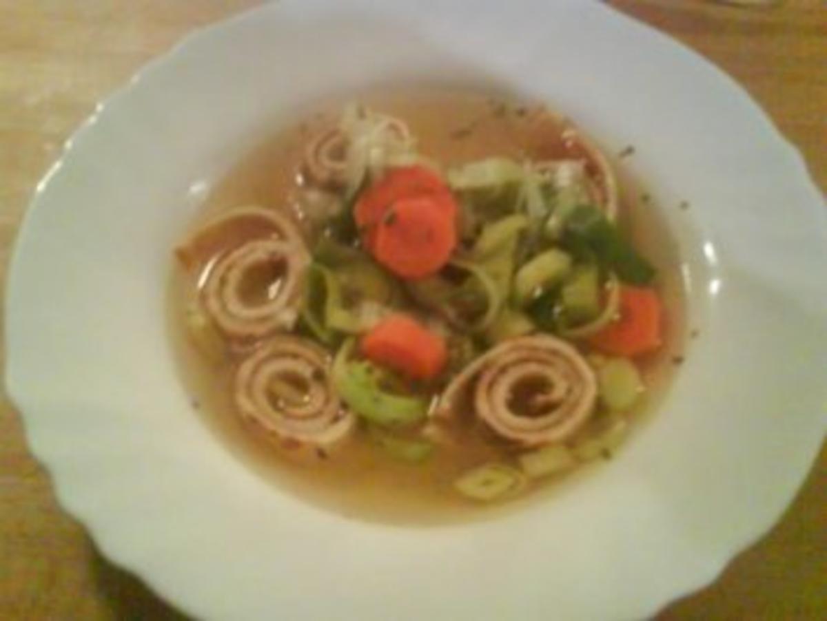 Flädlesuppe mit Gemüse - Rezept