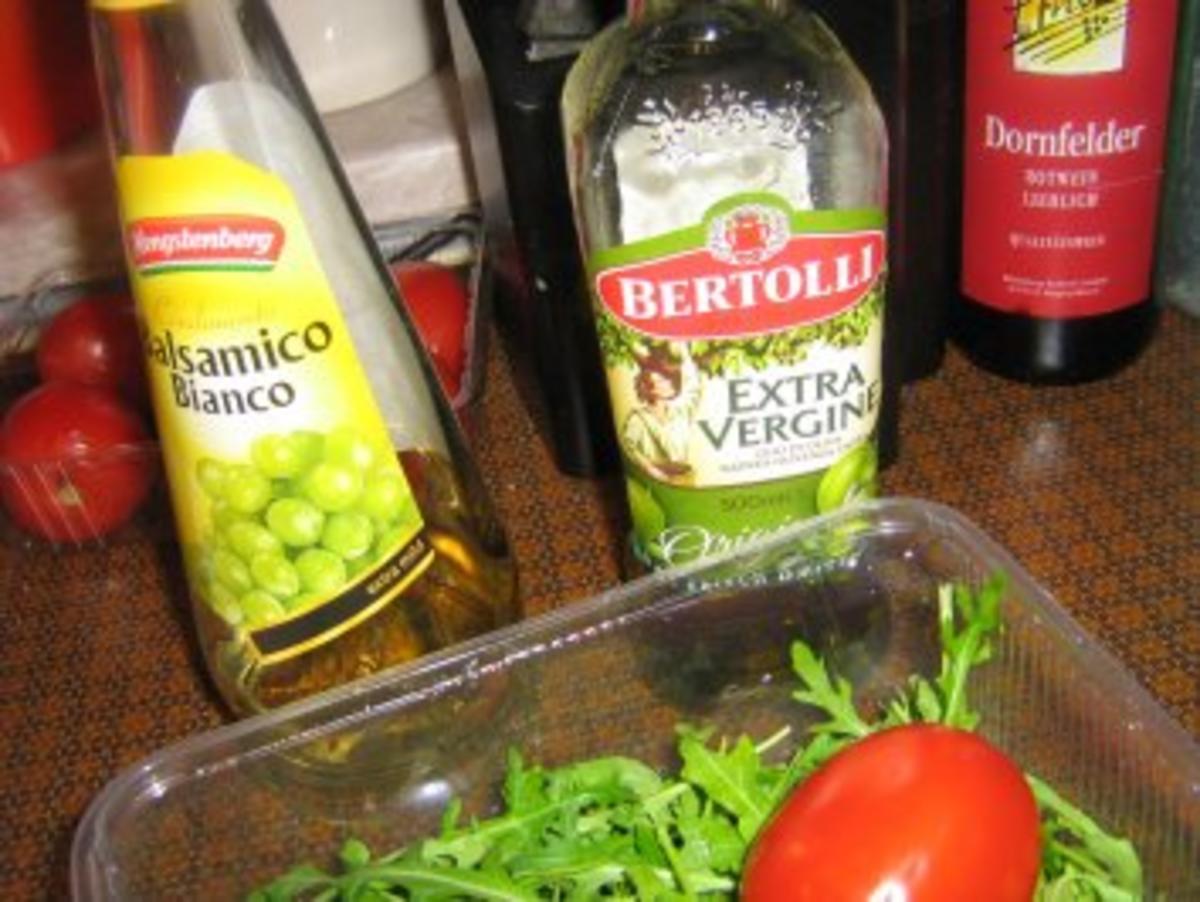 Rucolasalat mit Tomaten, Parmesanspäne und Kerne-Mix - Rezept - Bild Nr. 2