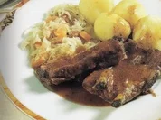 Rippenbraten in würziger Soße - Rezept