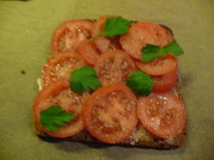 Tomatenbrot mit Käse überbacken - schnell &amp; einfach - von Moni_Peter