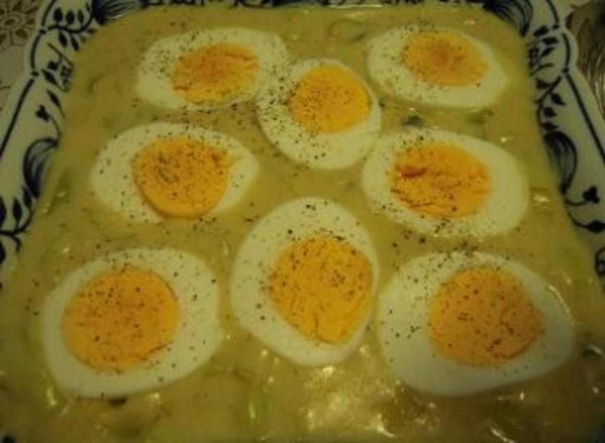 Eier in Porree-Senf-Soße - Rezept