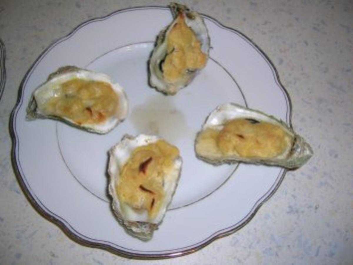 Austern überbacken  (leider fehlt mal wieder aufgrund urlaubsbedingter "Kocherei" die entsprechende Deko - Sorry - Rezept - Bild Nr. 4