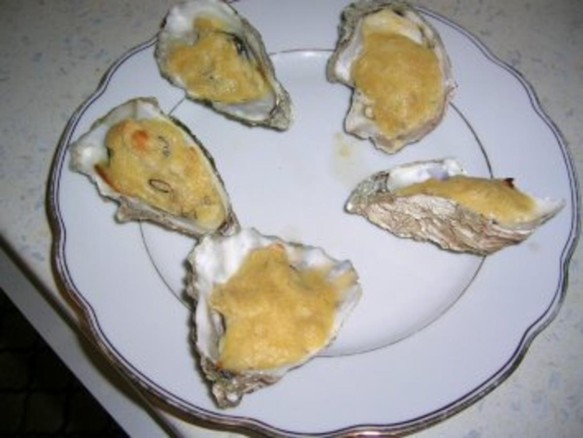 Austern überbacken  (leider fehlt mal wieder aufgrund urlaubsbedingter "Kocherei" die entsprechende Deko - Sorry - Rezept - Bild Nr. 5