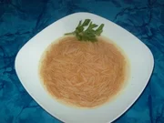 Brühe mit gebratenen Nudeln - Rezept