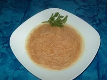 Brühe mit gebratenen Nudeln - Rezept