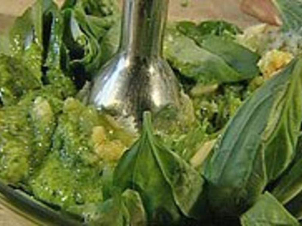 Pesto Genovese original italienisch grün Rezept kochbar.de