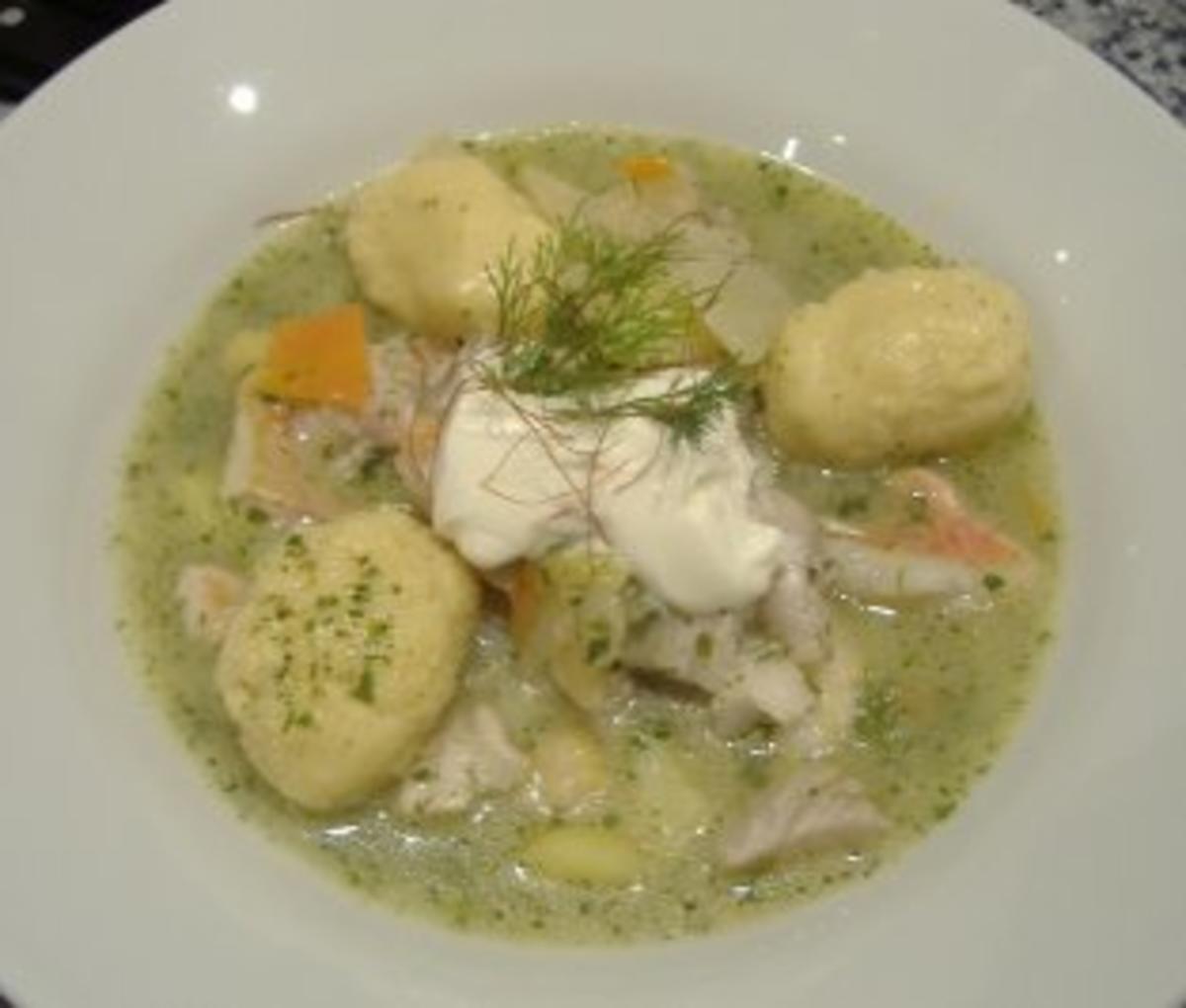 Rezept: Friedrichskoger Fischersuppe mit Safrangriesnocken Friedrichskoger Fischersuppe mit Safrangriesnocken - Rezept