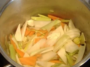 Friedrichskoger Fischersuppe mit Safrangriesnocken - Rezept - Bild Nr. 3