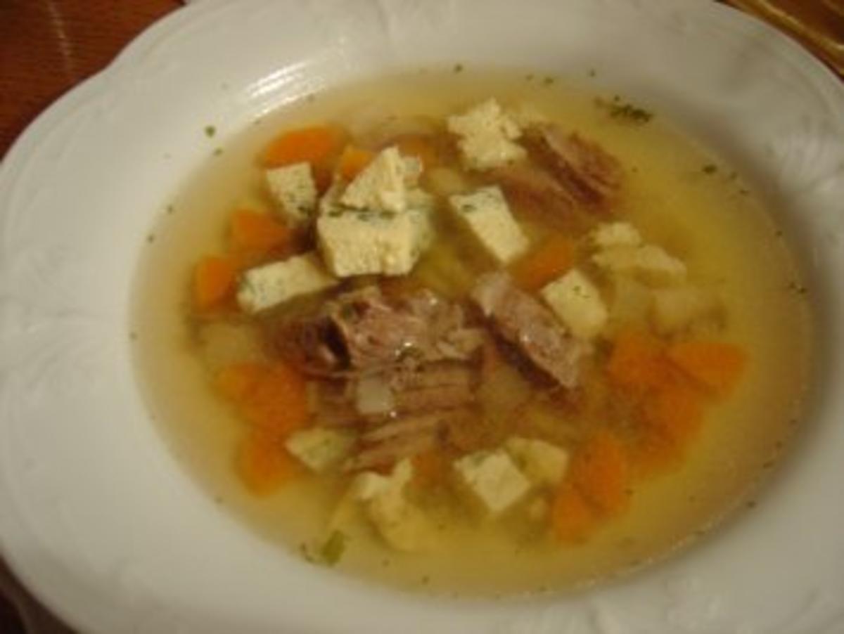 Rindfleischsuppe mit grünem Eierstich - Rezept - kochbar.de