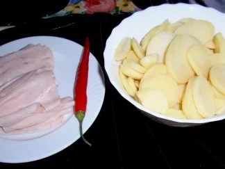 Rezept: Bratkartoffeln mit Schinken und Peperoni Bild Nr. 2 Bratkartoffeln mit Schinken und Peperoni - Rezept - Bild Nr. 2