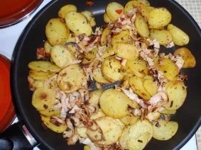 Rezept: Bratkartoffeln mit Schinken und Peperoni Bild Nr. 5 Bratkartoffeln mit Schinken und Peperoni - Rezept - Bild Nr. 5