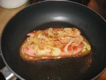 Rezept: Brotzeit/ Snack: Knackwurst, deftig überbacken! Bild Nr. 3 Brotzeit/ Snack: Knackwurst, deftig überbacken! - Rezept - Bild Nr. 3