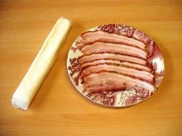 Blätterteigröllchen mit Bauchspeck, Champignons und Käsefüllung - Rezept - Bild Nr. 2