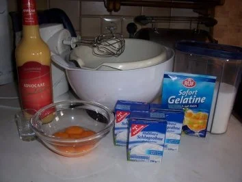 Dessert...Eierlikör Mousse mit Schokoladen Soße - Rezept - Bild Nr. 2