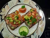 Thunfischbrot mit Tomate und Gurke - Rezept