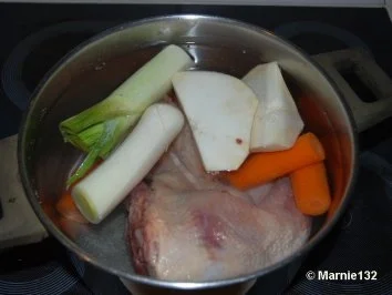 Hühnersuppe mit Einlagen - Rezept - Bild Nr. 3