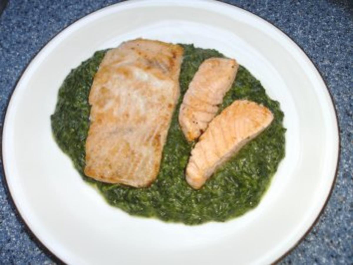 Lachs im Spinatbett - Rezept