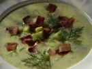 Rezept: Warme Gurkensuppe mit Räucherlachsstreifen Warme Gurkensuppe mit Räucherlachsstreifen - Rezept