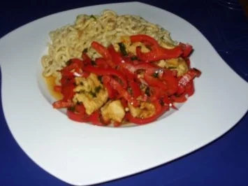 Hähnchenbruststreifen mit Paprika-Chili-Gemüse und Nudeln - Rezept - Bild Nr. 5