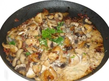 Champignons mit Schinken und Creme Fraiche - Rezept