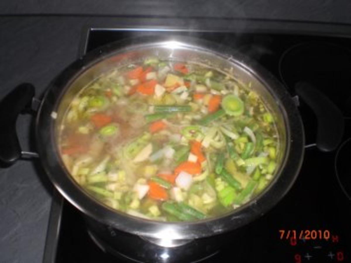 Klare Gemüsesuppe - Rezept - Bild Nr. 5