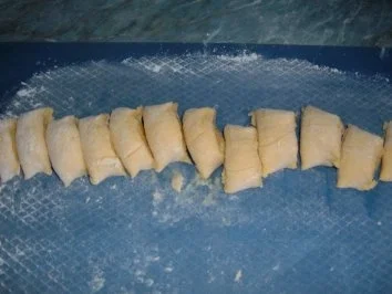 Rezept: Kuchen......EIERRÖHRLI Bild Nr. 2 Kuchen......EIERRÖHRLI - Rezept - Bild Nr. 2