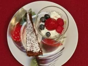 Schokoladenkuchen und Topfencreme mit Beeren (Hildegard Krekel) - Rezept