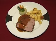 Chateaubriand mit Pfeffersoße, dazu Gemüsekörbchen und Petersilienkartoffeln (Mirco Wallraff) - Rezept