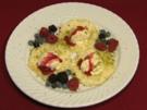 Ananascarpaccio mit Vanilleeis und Pistazienraspeln (Mirco Wallraff) - Rezept