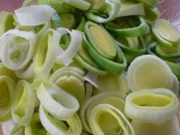 Rezept: Porree-Tomaten-Salat Bild Nr. 4 Porree-Tomaten-Salat - Rezept - Bild Nr. 4