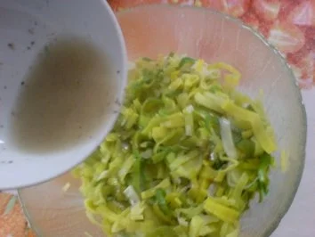 Rezept: Porree-Tomaten-Salat Bild Nr. 8 Porree-Tomaten-Salat - Rezept - Bild Nr. 8