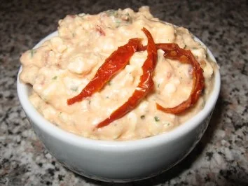 Rezept: Feta-Tomaten-Brotaufstrich Bild Nr. 2 Feta-Tomaten-Brotaufstrich - Rezept - Bild Nr. 2