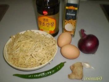 Rezept: Bratnudeln mit Ei Bild Nr. 2 Bratnudeln mit Ei - Rezept - Bild Nr. 2