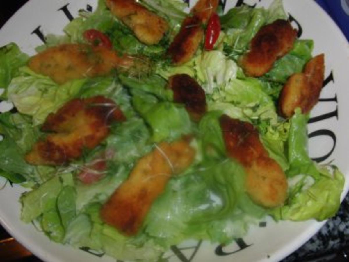 Divinas&rsquo;s zitroniger Backhendlsalat - Rezept - kochbar.de