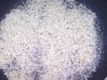 Rezept: Nudeln mit Pesto und Haselnuss Bild Nr. 2 Nudeln mit Pesto und Haselnuss - Rezept - Bild Nr. 2