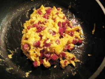 Rührei mit Salamiwürfel - Rezept - Bild Nr. 7