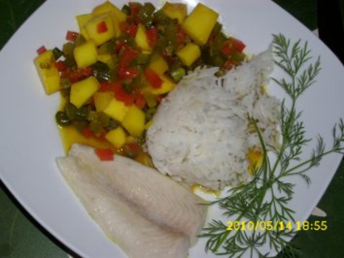 Fisch : Ein Fisch der in Curry schwimmt, ganz frisch aus der Pfanne - Rezept - Bild Nr. 2