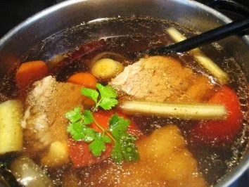 Rezept: Klare Rinderbrühe ... Bild Nr. 2 Klare Rinderbrühe ... - Rezept - Bild Nr. 2