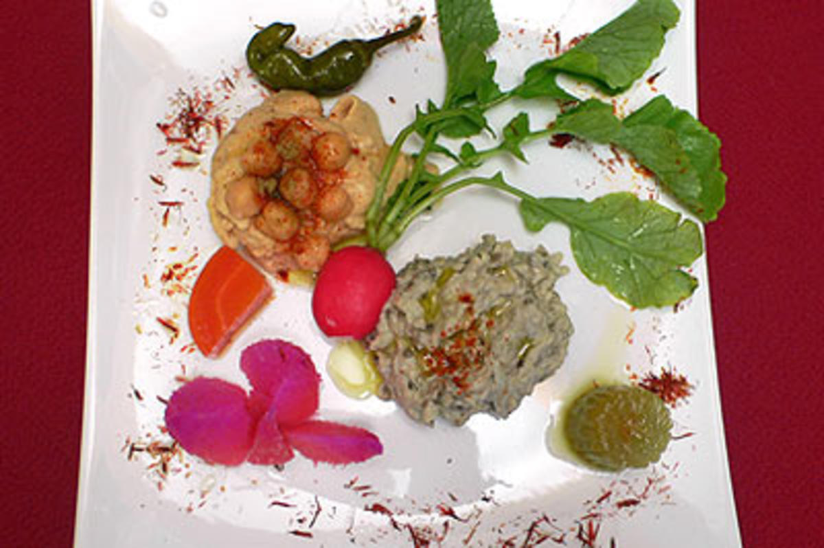 Bilder für Kichererbsen- und Auberginenmus mit Sesambrei und Fladenbrot - Rezept