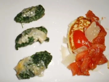 Spinat- Ricotta- Nocken mit geschmelzten Tomaten - Rezept - Bild Nr. 4