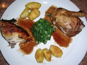 Rezept: Poularde (eingelegt in Inwer Portwein) mit Ingwer-Portwein-Sauce, Paprikadrillinge, frischer Blattspinat Bild Nr. 6 Poularde (eingelegt in Inwer Portwein) mit Ingwer-Portwein-Sauce, Paprikadrillinge, frischer Blattspinat - Rezept - Bild Nr. 6