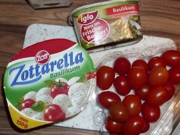 Rezept: SALAT Tomate Mozzarella Bild Nr. 3 SALAT Tomate Mozzarella - Rezept - Bild Nr. 3