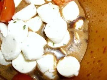 Rezept: SALAT Tomate Mozzarella Bild Nr. 5 SALAT Tomate Mozzarella - Rezept - Bild Nr. 5