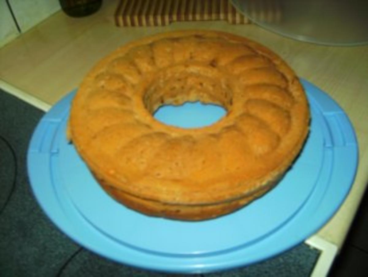 Ein leckerer Rührkuchen mit Apfelmus - Rezept - Bild Nr. 2