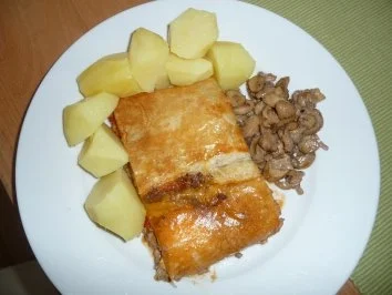 Rezept: Hackfleisch - Schafskäse - Strudel Bild Nr. 2 Hackfleisch - Schafskäse - Strudel - Rezept - Bild Nr. 2
