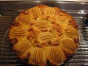 Käse-Apfel-Kuchen mit Marzipan - Rezept