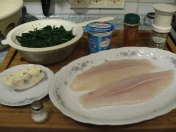 Pangasiusfilet mit Blattspinat-Blauschimmelkäse-Sahnesoße - Rezept