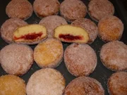 Hefe:  " BERLINER " mit Erdbeerherz - Rezept