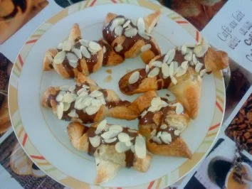 Rezept: Mini Croissants mit Schokolade Mini Croissants mit Schokolade - Rezept